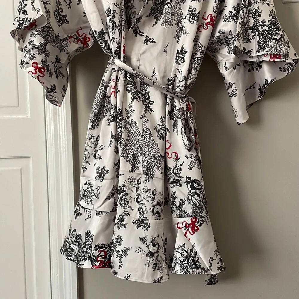 Victoria Secret Satin Robe - Picture 3 of 6